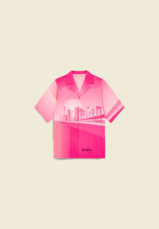 La chemise teinte rose